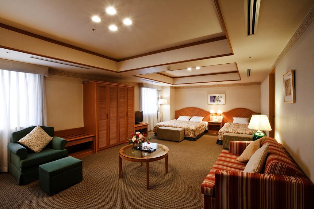 Aichi Hotel Mielparque Nagoya מראה חיצוני תמונה